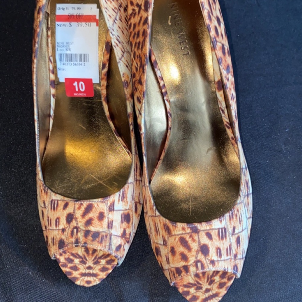 Nine West women’s leopard open toe high heel shoes. Size 10